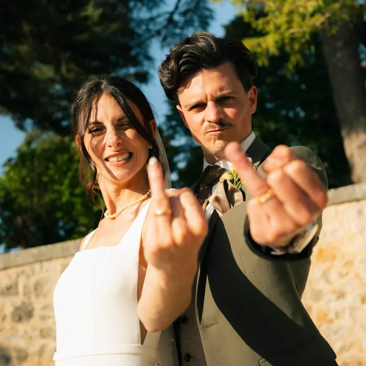 Fanny & Maxime Domaine: @domaine_de_lermitage Photographe: @levyloye MUA: @cloe_mua Robe : @with.love.